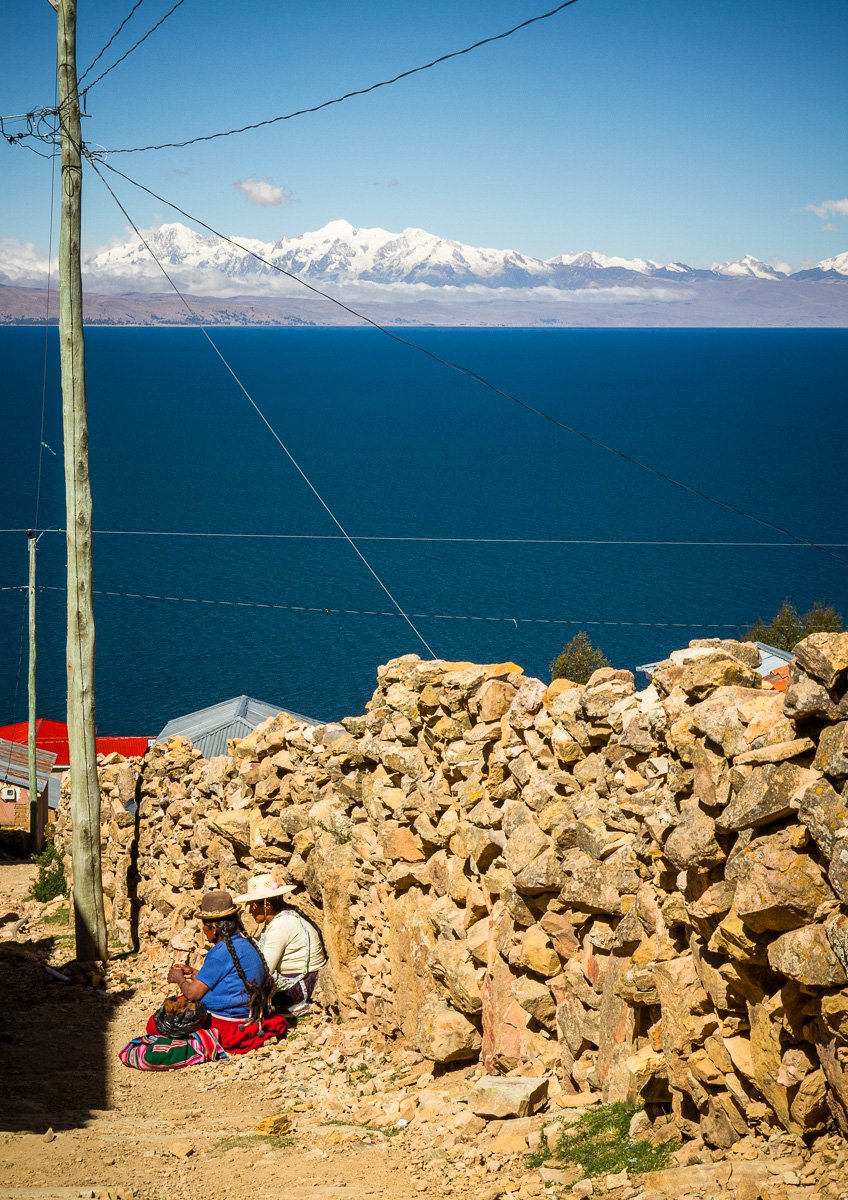 Isla del Sol women